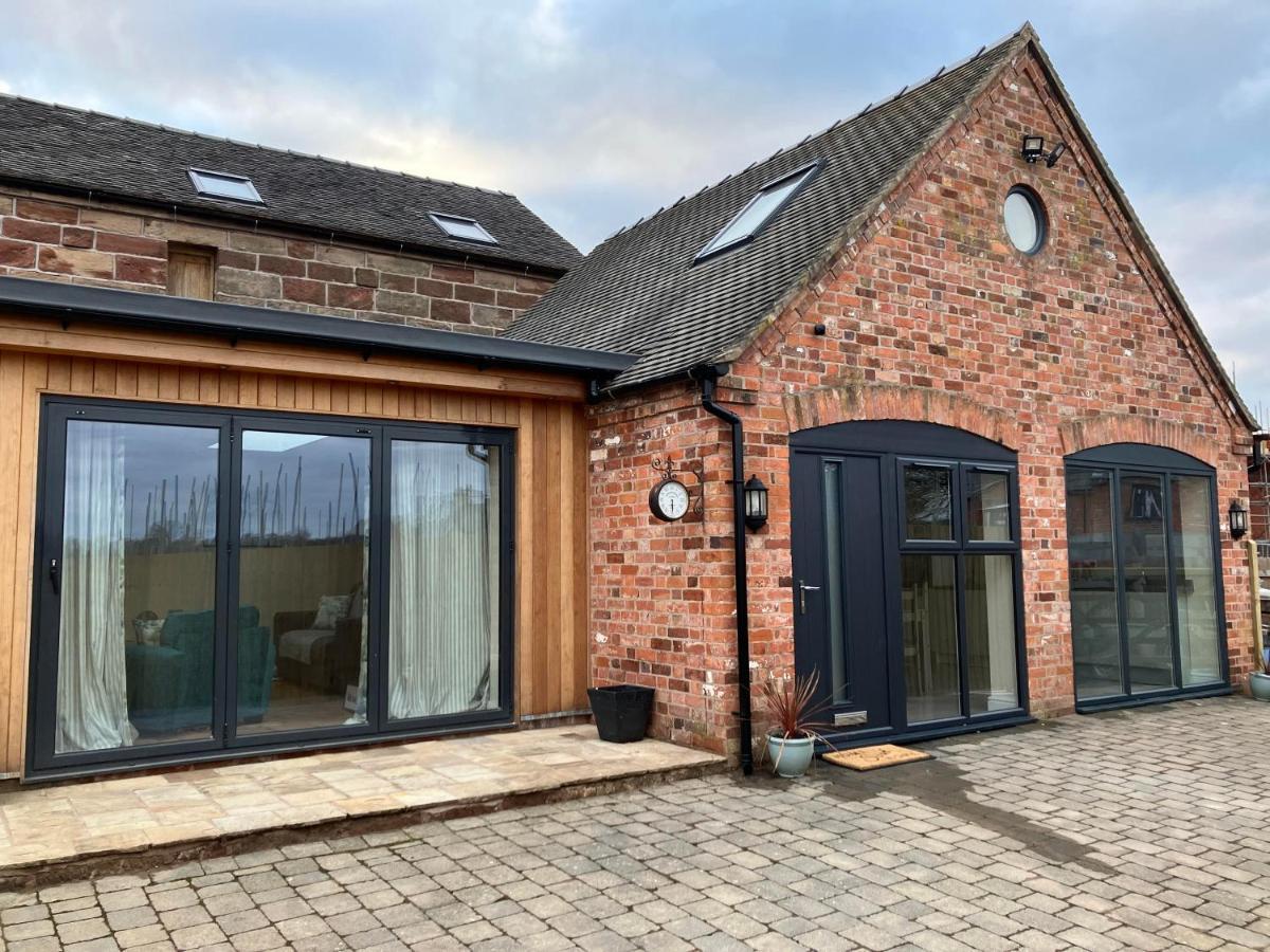 Honeyberry Cottage -Part Of Alton Cottages Exterior foto